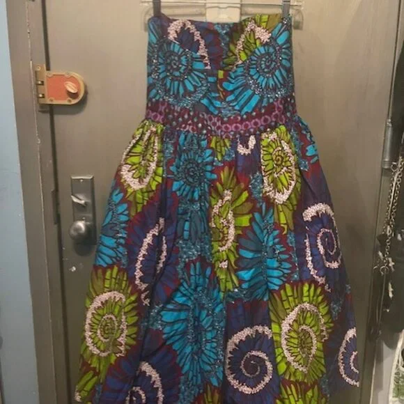 Sika Strapless Fit & Flare Dress - Floral Ghanian Print - Picture 14 of 16